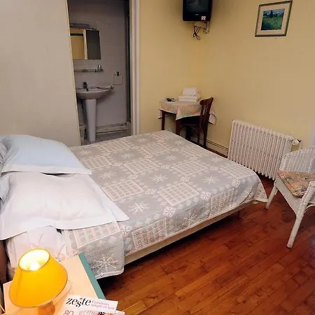 Hotel De La Paix 3*